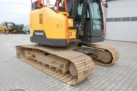 Kettenbagger 2019 Volvo ECR 145 EL dozer blade (14)