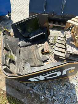 Kolové nakladače 2020 JCB 409 407 406 rear engine cover for sale (4)