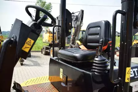Minidumpperit 2019 JCB 3 TST Swivel dumper Terex TA3s Thwaites 3 tonne (10)