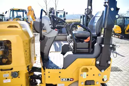 Tandemové válce 2024 Caterpillar CB 2.7 GC roller Bomag BW120 JCB VMT260   EX DEMO (13)