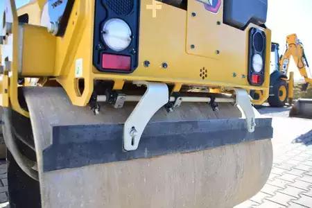 Tandemové válce 2024 Caterpillar CB 2.7 GC roller Bomag BW120 JCB VMT260   EX DEMO (8)