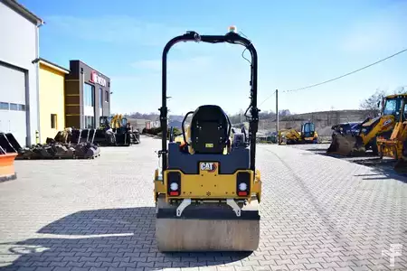 Tandemové válce 2024 Caterpillar CB 2.7 GC roller Bomag BW120 JCB VMT260   EX DEMO (9)