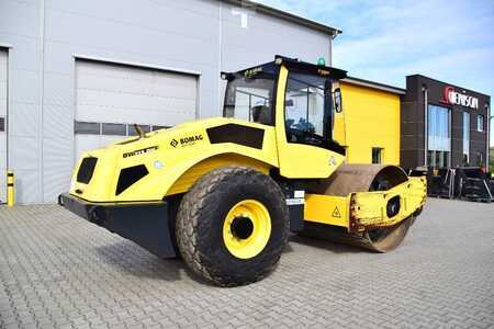 Compacteur monocylindre 2020 BOMAG BW 213 DH (9)