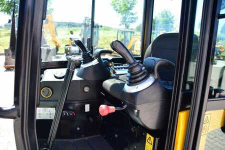 Koparki gąsienicowe 2022 JCB 16 C-1 JCB 19C-1 Kubota KX018 CAT 301.7 JCB 8018 (12)