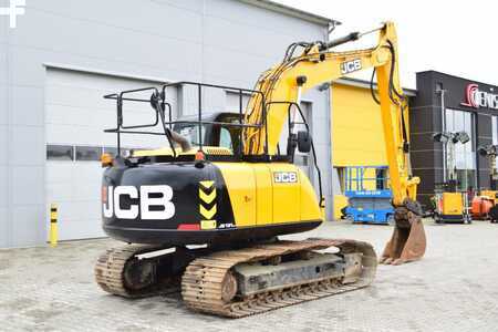 JCB JS131LC PLUS