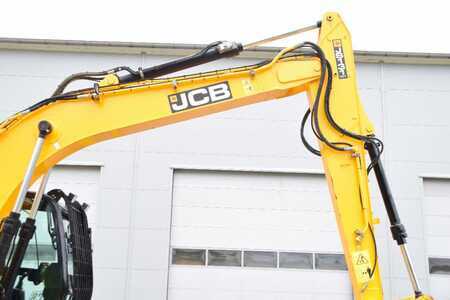 JCB JS131LC PLUS