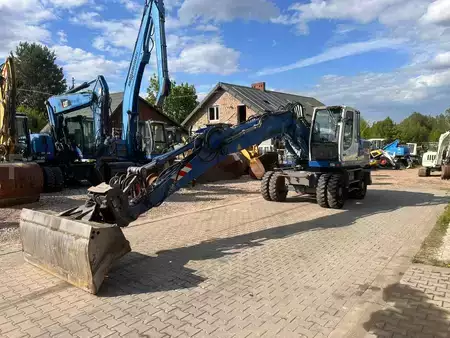 Mobilní bagry 2010 Liebherr A 900 C (11)