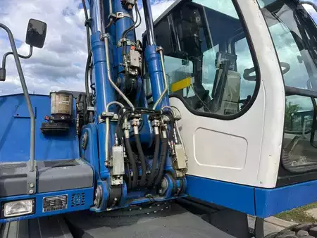 Mobilní bagry 2010 Liebherr A 900 C (15)