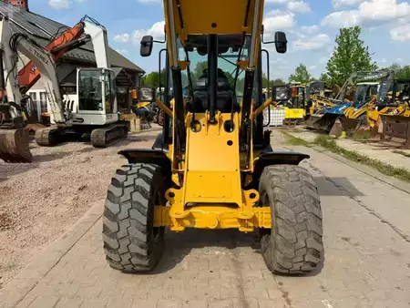 Kerekes rakodó 2010 Caterpillar 907 H (11)