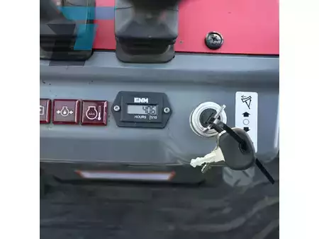 Minibagry 2022 Takeuchi TB210R (12)