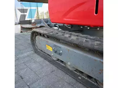 Minibagry 2022 Takeuchi TB210R (18)