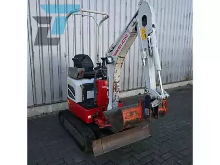 Minibagry 2022 Takeuchi TB210R (4)
