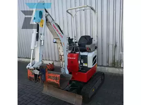 Minibagry 2022 Takeuchi TB210R (7)