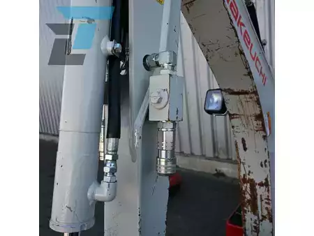 Minibagry 2022 Takeuchi TB210R (8)