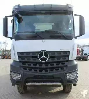 Camion 2017 Mercedes-Benz Arocs 4245AK (2)