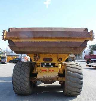 Kink Dumprar 2015 Bell B30E 6x6 (7)