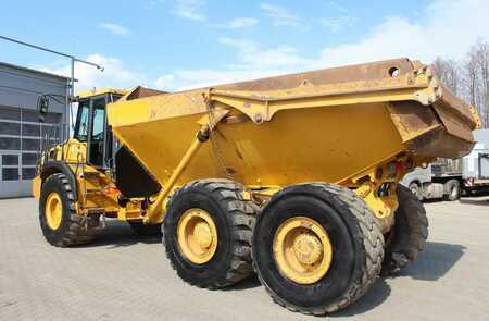 Kink Dumprar 2015 Bell B30E 6x6 (8)