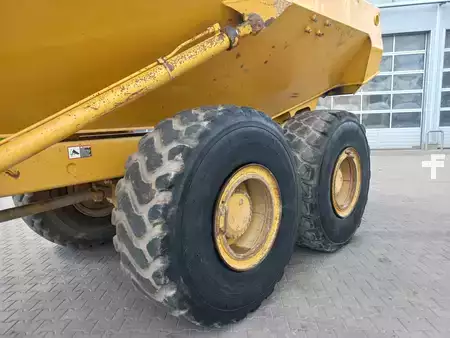 Nivelohjatut dumpperit 2008 Bell B25D (10)