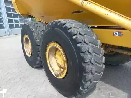 Nivelohjatut dumpperit 2008 Bell B25D (11)