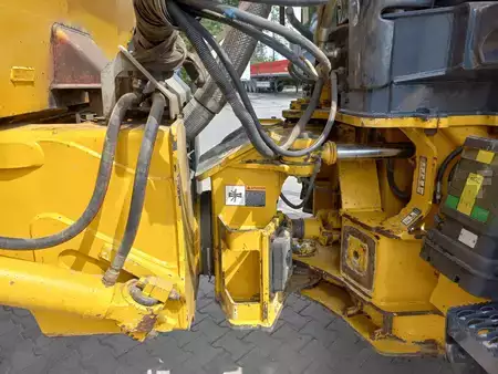 Nivelohjatut dumpperit 2008 Bell B25D (13)