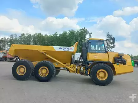 Nivelohjatut dumpperit 2008 Bell B25D (4)