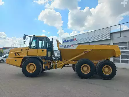 Nivelohjatut dumpperit 2008 Bell B25D (8)