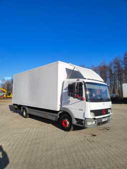 Náklaďák 2006 Mercedes-Benz Atego 818 (3)
