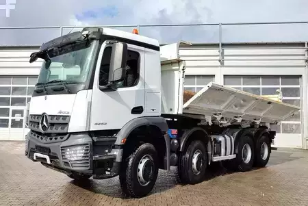 Camion 2017 Mercedes-Benz Actros 3243 (1)