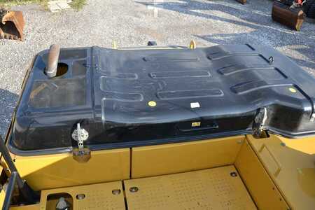 Bæltegraver 2016 Caterpillar 320 F (16)