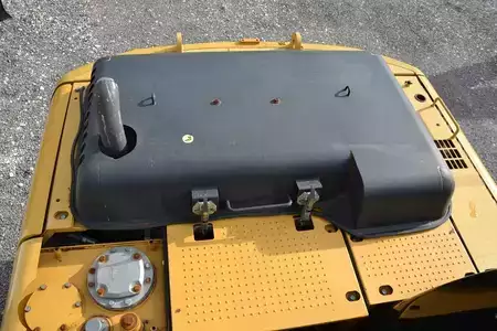 Koparki gąsienicowe 2009 Caterpillar 319DL (17)