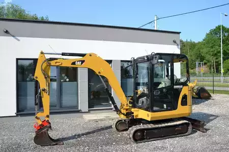 Minibagry 2010 Caterpillar 302.5 (1)
