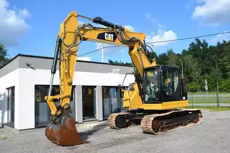 Korečková rýpadla 2017 Caterpillar 325FL (1)