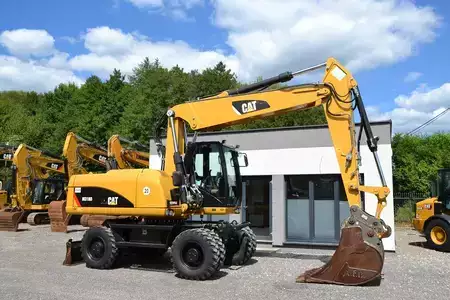 Escavatori gommati 2012 Caterpillar 318 D (13)