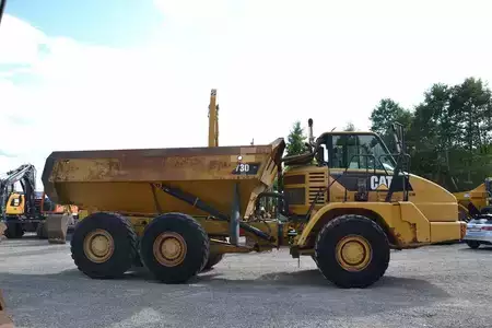 Nivelohjatut dumpperit 2012 Caterpillar 730 (8)