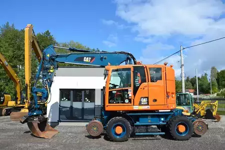 To-vejs gravemaskine 2019 Caterpillar M 323 F (4)