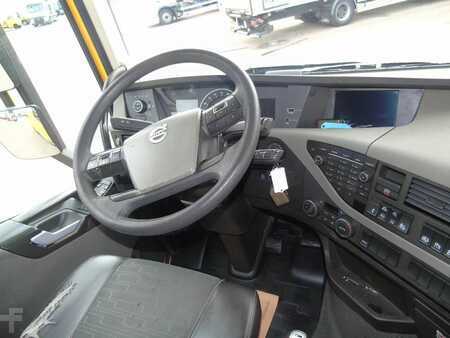 Truck 2013 Volvo FH 420 + 6X2 + EURO 6 (9)