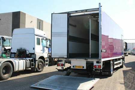 Caminhão 2016 Mercedes-Benz Antos 1824 + EURO 6 + LIFT + 211.000KM (14)