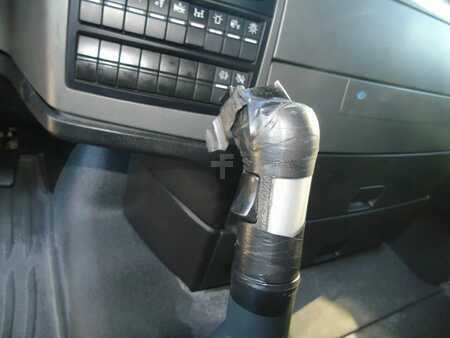 Náklaďák 2015 MAN TGX 26.440 + FASSI 455A.2.26 + EURO 6 + 6X2 + REMOTE (14)