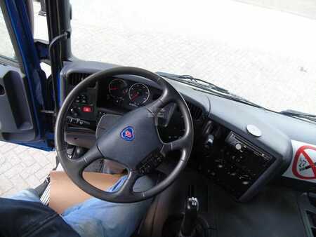 Náklaďák 2006 Scania P 270 + 6x2 + manual + 9.85 box (10)