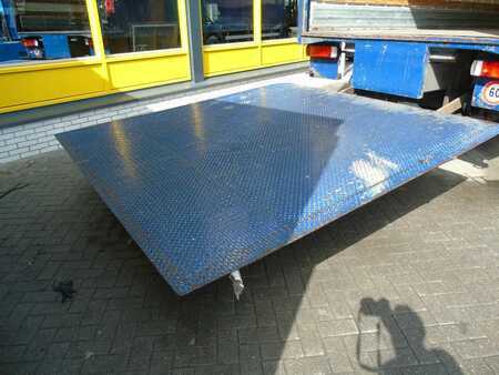 Náklaďák 2006 Scania P 270 + 6x2 + manual + 9.85 box (12)