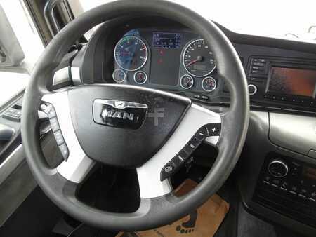 Ciężarówka 2013 MAN TGX 18.440 + EURO 6 + 6X2 (9)
