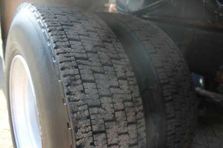 Kamion 1996 Scania P124-360 + HOOK + 6X2 + MANUAL + EURO 2 (17)
