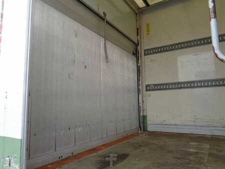Kamion
 2010 Mercedes-Benz Atego 822 Atego 822 + Euro 5 + Dhollandia lift (12)