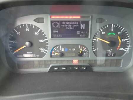 Kamion
 2010 Mercedes-Benz Atego 822 Atego 822 + Euro 5 + Dhollandia lift (17)