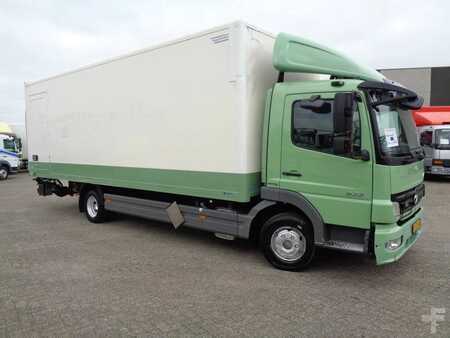 Kamion
 2010 Mercedes-Benz Atego 822 Atego 822 + Euro 5 + Dhollandia lift (3)