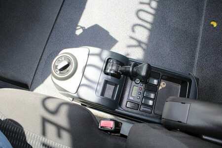 Truck 2011 MAN TGL 12.250 + EURO 5 + LIFT (12)