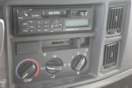 Kamion
 2000 Volvo FL 6.250 +EURO 2 + MANUAL + LIFT (19)