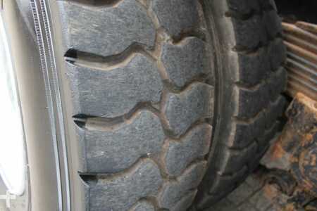 Kamion 1999 MAN 33 .414 + 6x4 + EURO 2 + spring + manual+ palfinger hooksystem (16)