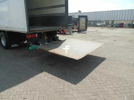 Náklaďák 2014 Iveco Stralis 360 + THERMO KING T600R + EURO 6 + 3T LIFT (6)
