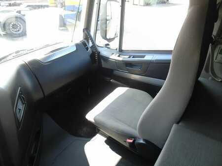Náklaďák 2016 Iveco Stralis 420 + EURO 6 + 580KM (11)